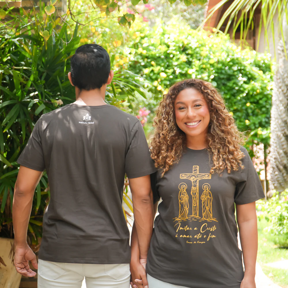 Camiseta Imitar a Cristo é amar até o fim - Hesed - Image 5
