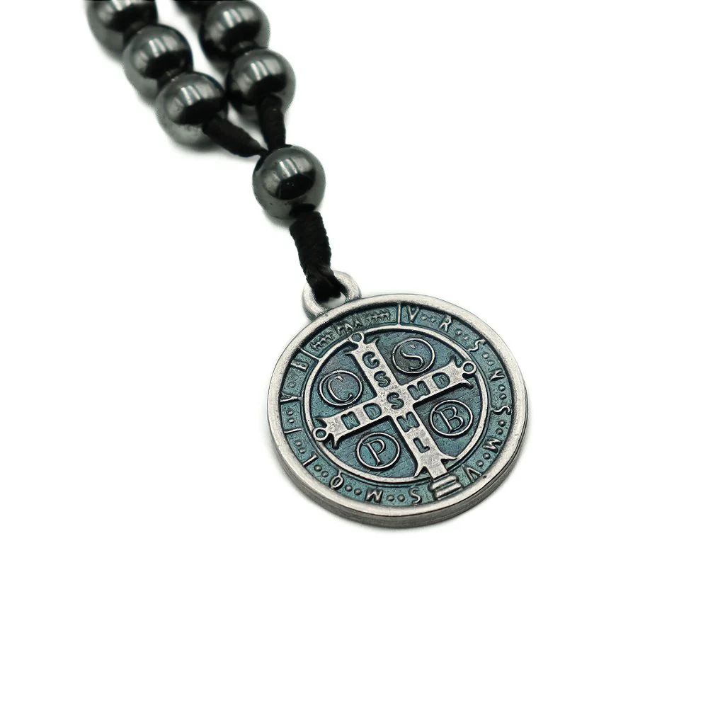 Chaveiro Dezena de São Bento Hematita Medalha Prata Velha - Image 4