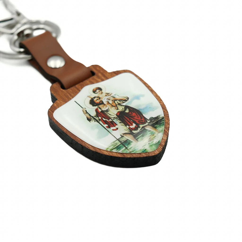 Chaveiro Escudo de Madeira São Cristóvão Prata Velho - Image 4