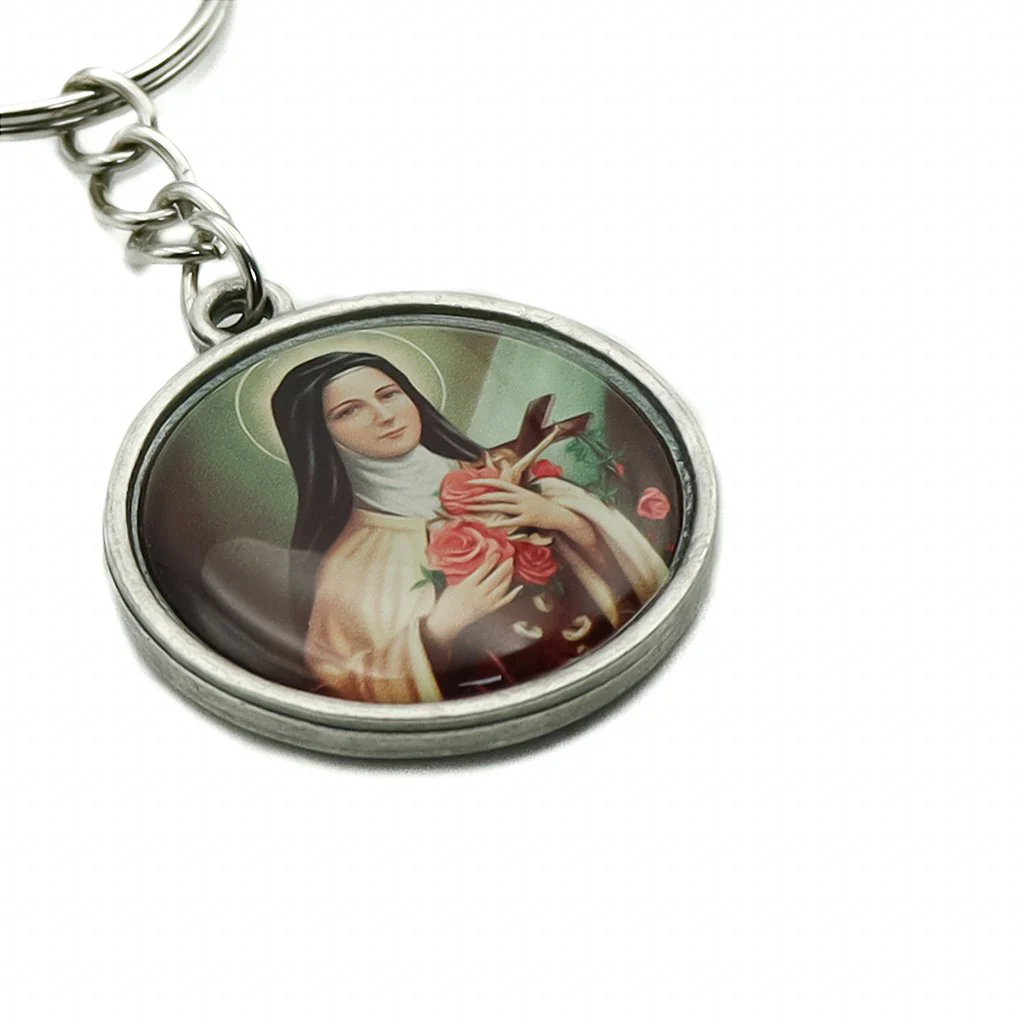 Chaveiro Medalha Resinada Santa Teresinha - Image 3