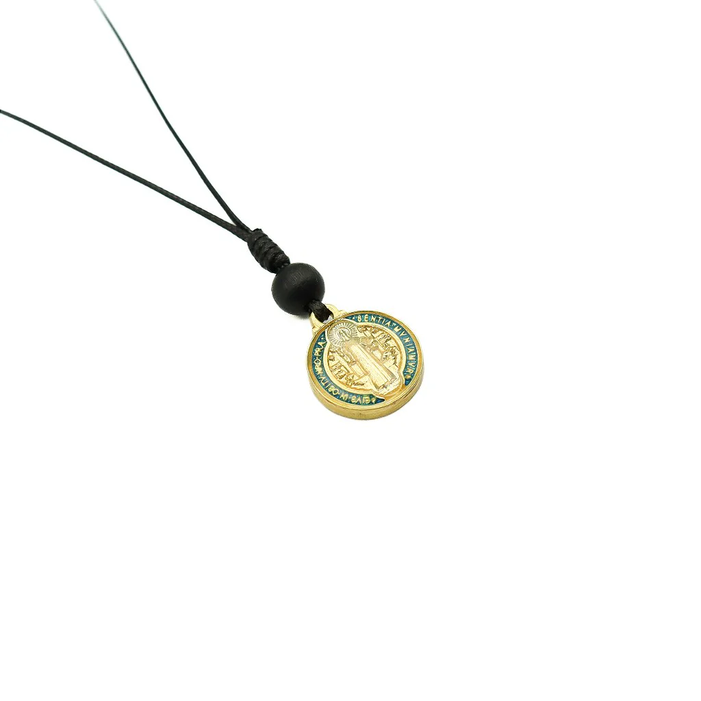 Colar Medalha São Bento Pequeno Dourado Resinado Color CF - Image 4