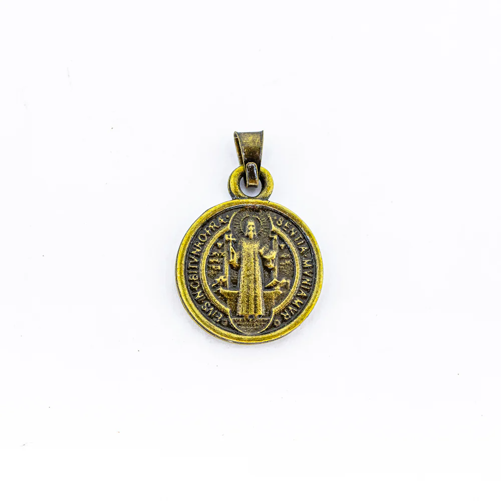 Medalha de São Bento 15mm em Ouro Velho - Image 2