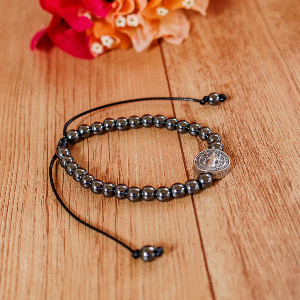 Pulseira Hematita Com Pai nosso Resinado - São Bento - Image 5