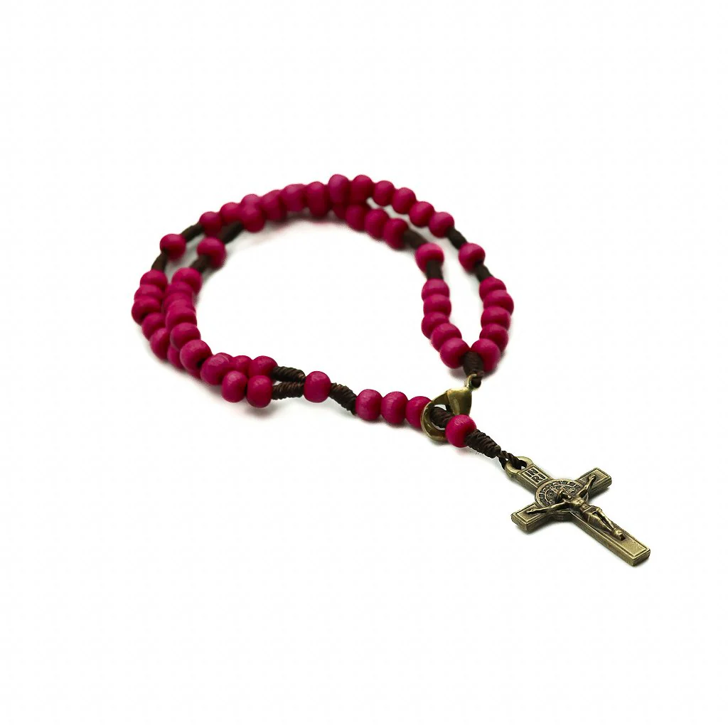 Pulseira Terço Acampamento Madeira 4mm Rosa - Image 2