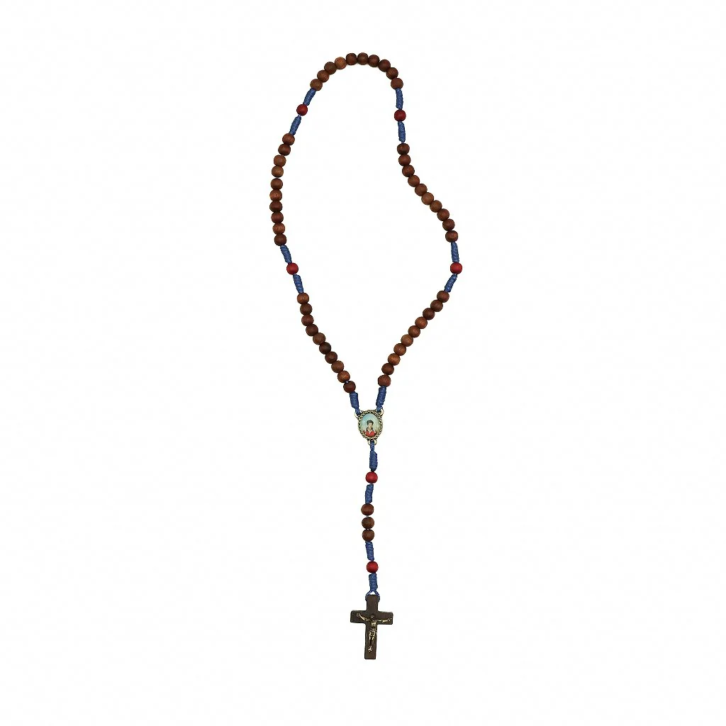 Terço madeira canela cordão azul 6mm Pai Nosso vermelho Carlo Acutis