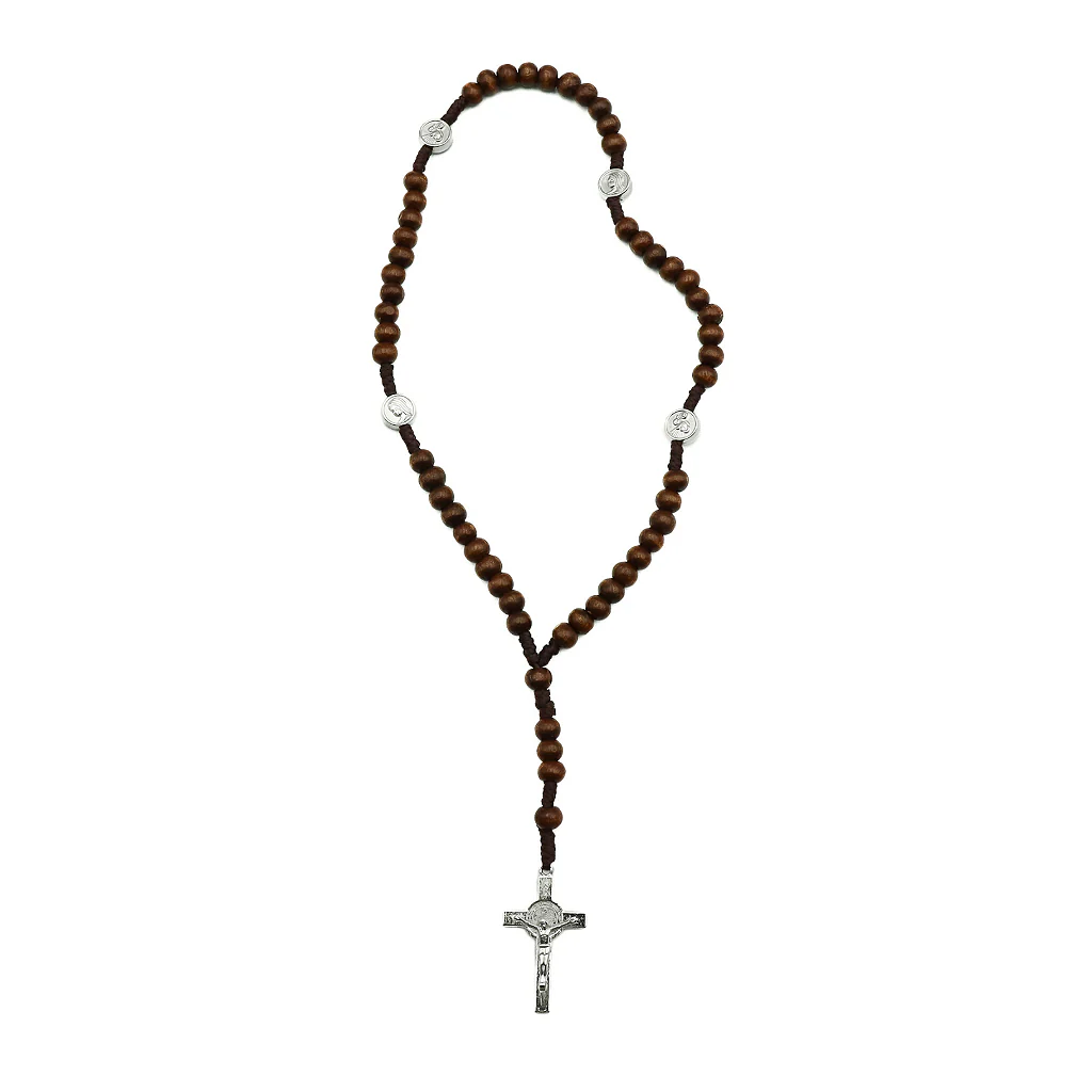 Terço madeira escura cordão marrom escuro medalha prateada na dezena - Medjugorje